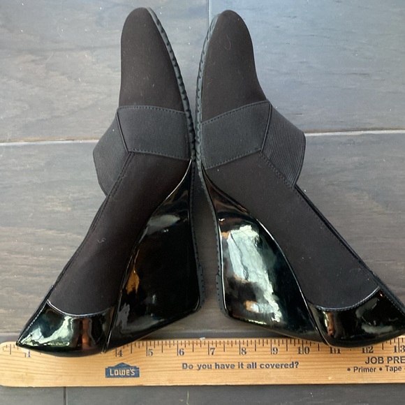 Anne Klein Sport Comfort Wedge. Stretch fabric w patent leather accents 9.5 M - Picture 7 of 10